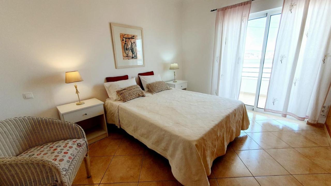 Quarteira Beach Vacation: 2Br Steps To The Sand Exterior foto