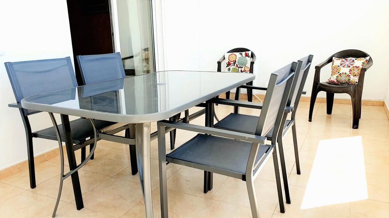 Quarteira Beach Vacation: 2Br Steps To The Sand Exterior foto