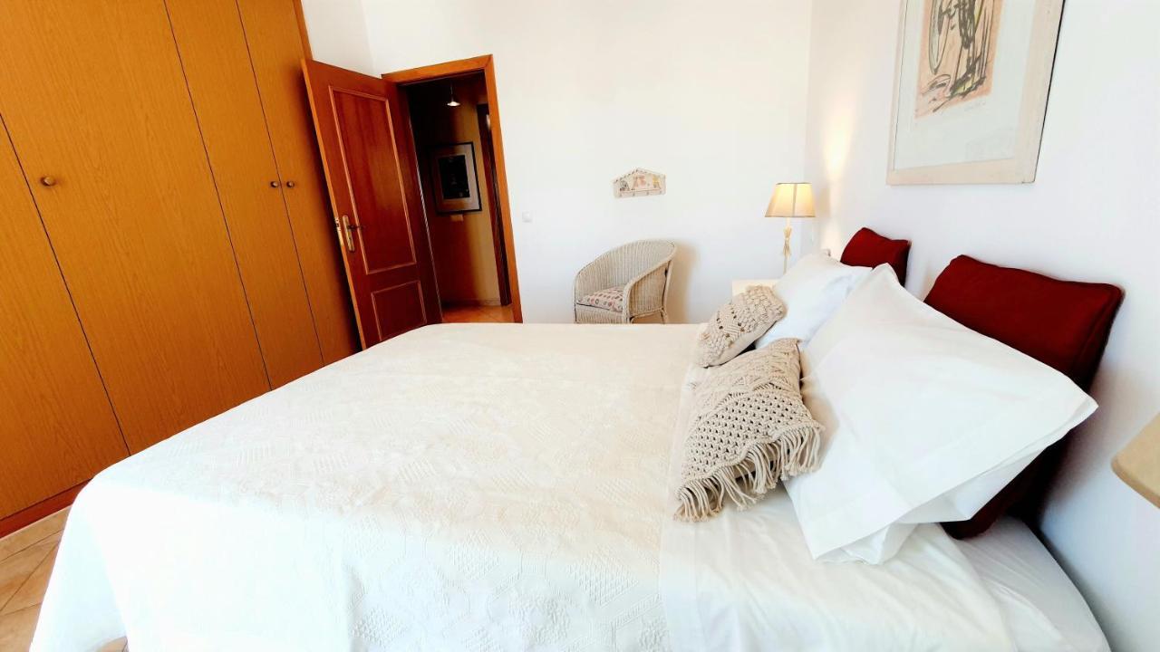 Quarteira Beach Vacation: 2Br Steps To The Sand Exterior foto