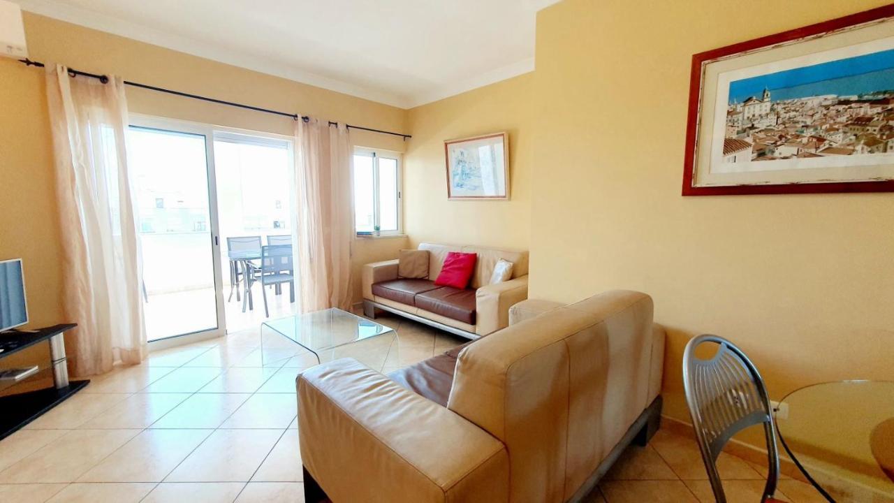 Quarteira Beach Vacation: 2Br Steps To The Sand Exterior foto
