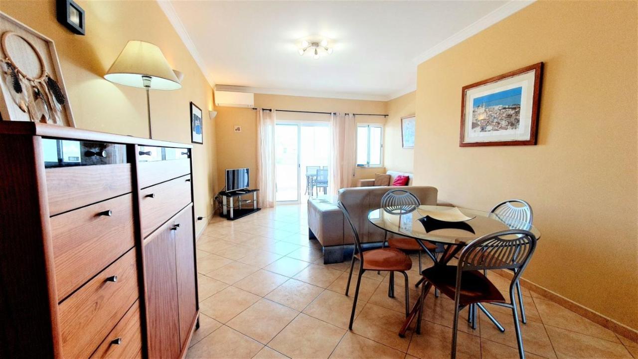 Quarteira Beach Vacation: 2Br Steps To The Sand Exterior foto